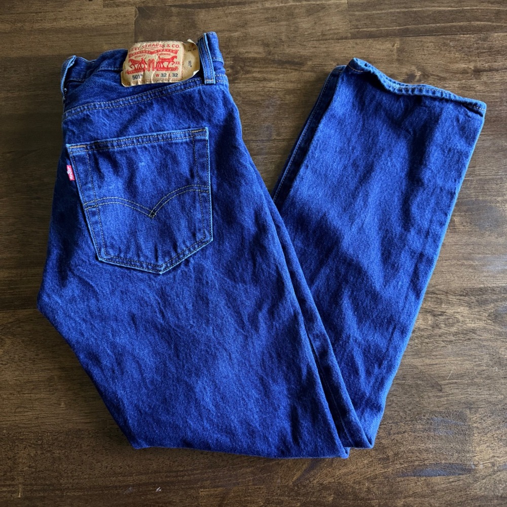 Levis 501 Original Fit Jeans Mens 32x32 Blue Straight Leg Button Fly Denim